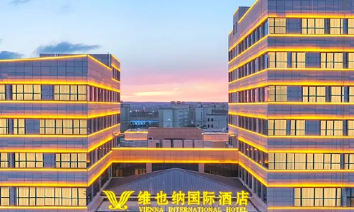 Vienna International Hotel (Zhundong Development Zone Wucaiwan New Town)