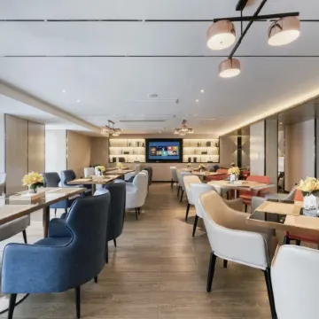 Junman Jiaton Hotel (Changsha Wuyi Square IFS International Financial Center) Отели рядом с достопримечательностью «Wuyi Square»