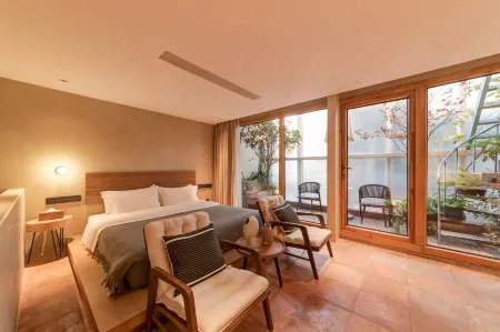 Floral Hotel ·  Yijian Shangshe Hotel (Xi'an Bell Tower South Gate Branch) Отели рядом с достопримечательностью «Yong Ning Gate»