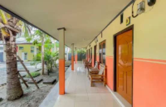 Ekas Beach Guesthouse Mitra RedDoorz Hotels in Pemongkong