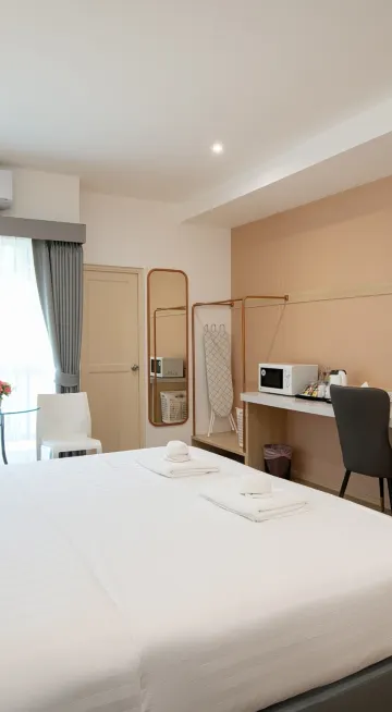 ห้องดีลักซ์ เตียงใหญ่ 1 เตียง