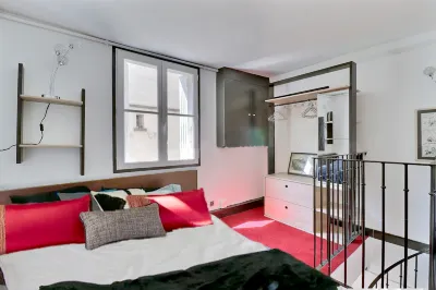 Chic Loft with Big Private Terrace on Ile Saint Louis Hotellit kohteessa 4. arrondissementti