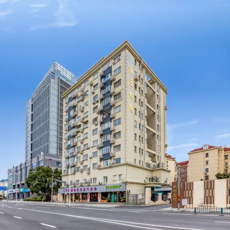 Pebble Motel (Shanghai World Expo Center Changqing Road Subway Station)