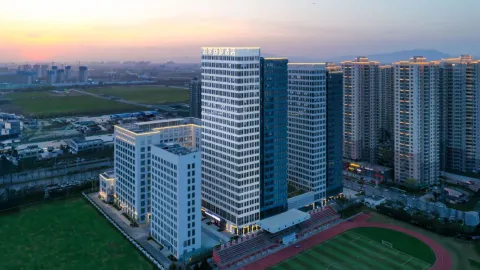 Homeinn Selected Hotel (Xixian New District Jinghe New City Chongwen) in จิงหยาง