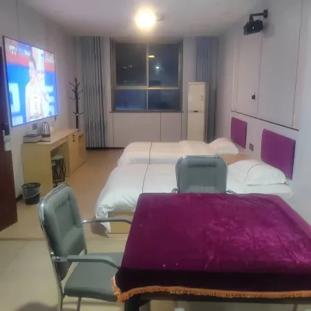 Simon Mido Cinema Hotel