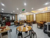 Batang Changduiping Hotel - 2-Star