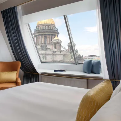 Renartiss Isaakiy St.Petersburg Hotel (ex. Renaissance St Petersburg Baltic) パレスブリッジ周辺のホテル
