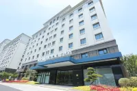 Kyriad Hotel (Yangzhou Slender West Lake Wugang Wanda Plaza) Hotel berhampiran Yangmiao Passenger Transport Terminal