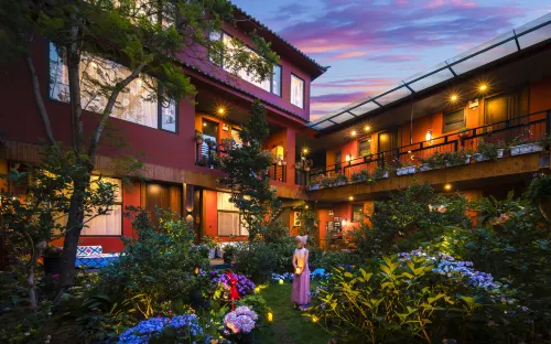 Yanxiu Mountain Residence