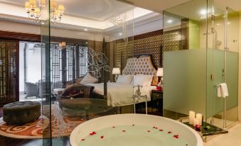 Eden Club House