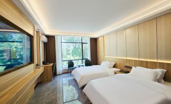 Youning Ruichi Hotel