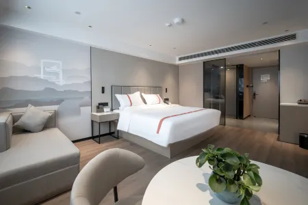 GreenTree Eastern Hotel (Quzhou High-speed Railway Station Store)