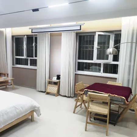 Lao Zhang Boutique Travel Chinese Inn (Zhangye Wetland Park)