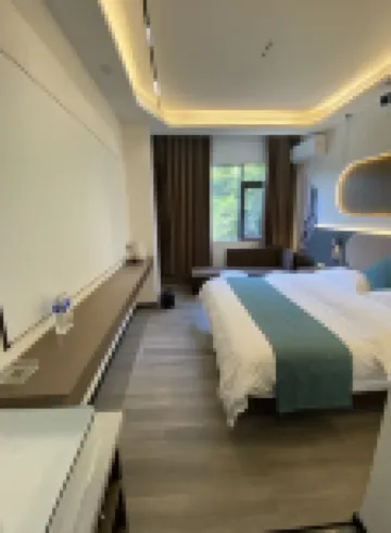 陌野·輕居（汕頭小公園店） 鄰近皇后酒樓舊址的酒店