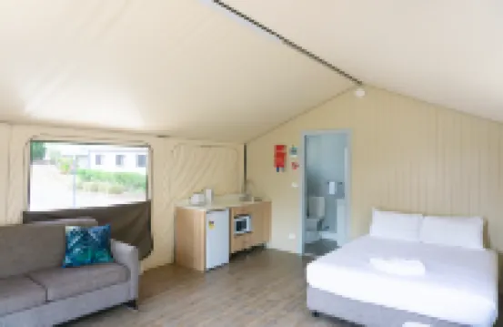 肖爾灣假日公園酒店