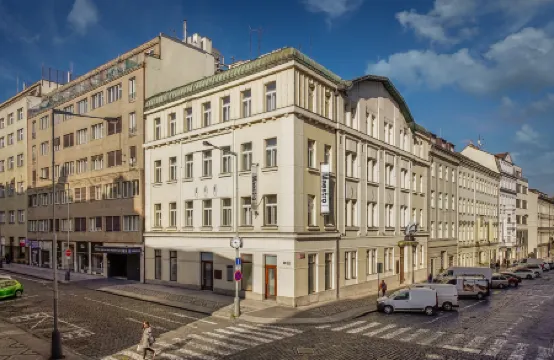 Hotel Maestro by Adrez