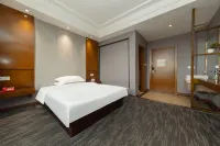 Dong'an Theme Hotel (Pingxiang High-Speed Railway Station)