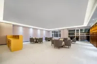 ChaKa Huacheng Grand Hotel Hotels in Ulan
