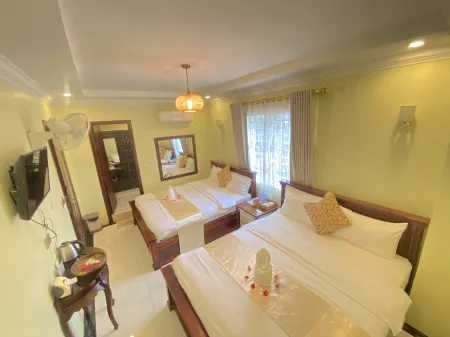 AHHA Boutique Kampot Отели рядом с достопримечательностью «Wat Traeuy Kaoh»