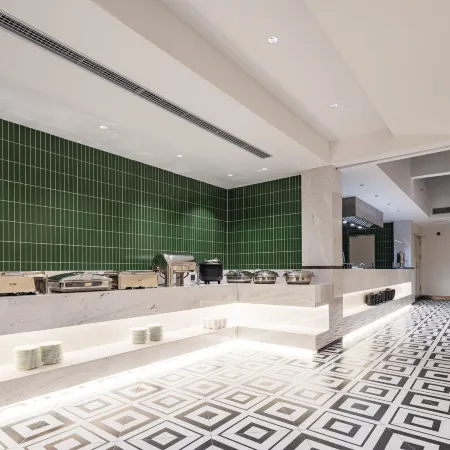 XiangYang Ramada Encore