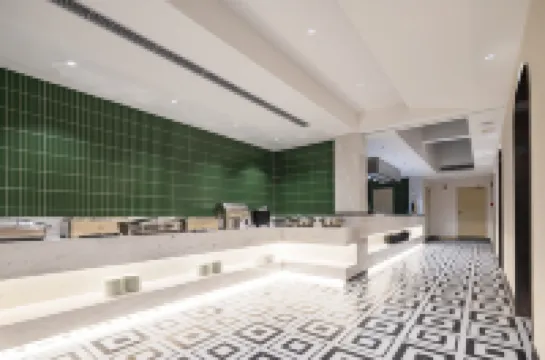 XiangYang Ramada Encore