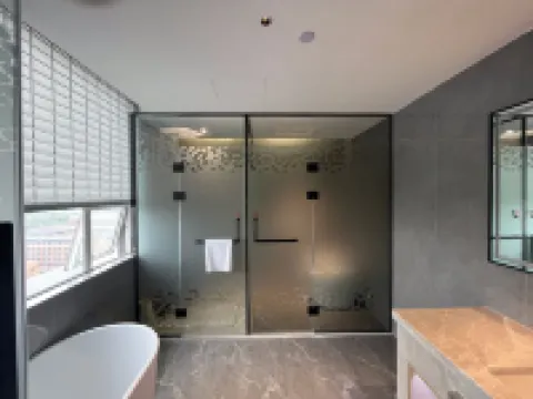 E Zhou Binjiang Ramada Plaza Hotel Hotels in Ezhou