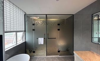 E Zhou Binjiang Ramada Plaza Hotel