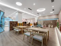 廣州亮帆假日飯店（設計之都江夏地鐵站店） 江夏附近的飯店