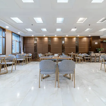 Lintao Yijing Oriental Hotel