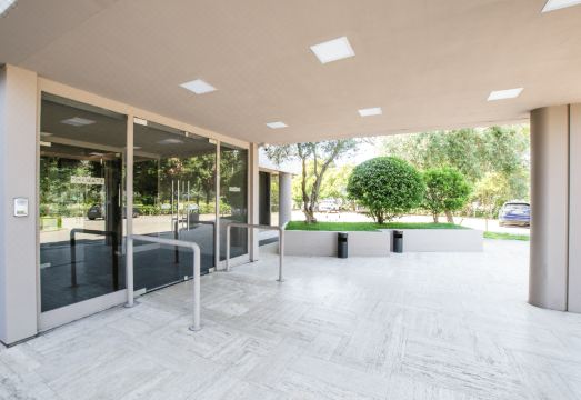 2. 더 게이트 호텔..