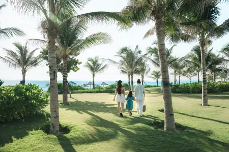 The Ocean Resort by Fusion Quy Nhon Отели в г. Phu Cat District