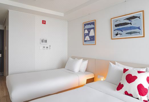 어반스테이 속초등대해변 전경