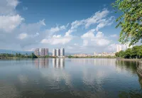 Jifeng Holiday Hotel (Ruili Fortune Plaza)