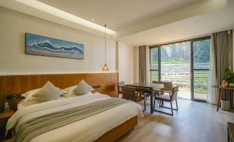 White Narcissus Scenic Spot Mountain Creek Stacking Accommodation