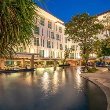 Bintang Kuta Hotel Отели рядом с достопримечательностью «Пляж Джерман»
