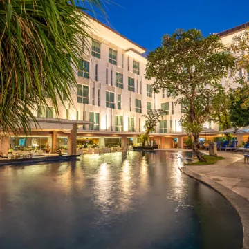 Bintang Kuta Hotel Отели рядом с достопримечательностью «Пляж Джерман»