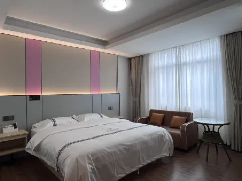 Jiaman Hotel (Beihai Old Street Underwater World Branch) Отели рядом с достопримечательностью «Beihai Radio and TV University»