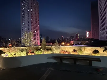 HYGGE Qieman Hotel (Hefei Huaihe Road Pedestrian Street Intime Center Branch) Отели рядом с достопримечательностью «Anhui Institute of Business Administration»