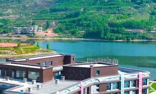 Elegant Young Hotel