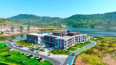 Elegant Young Hotel