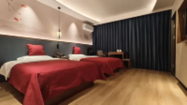 衛輝麗水ホリデイホテル（新郷医学院一附院）