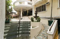 Casa Micarosa Hotel and Residences by RedDoorz - 1-Star