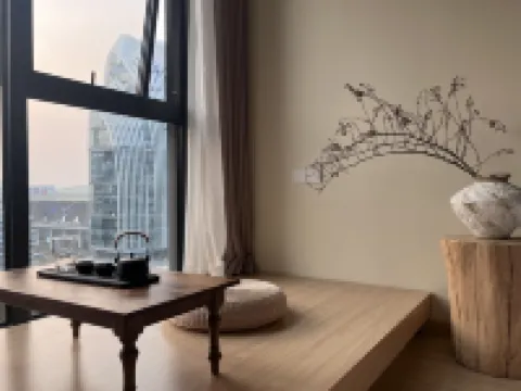 Shuiyue Qinhuai-Tianqing Cinema Homestay (Nanjing South Railway Station Himalaya Center)