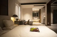 Pine Ravine Cottage Hotels in Heqing