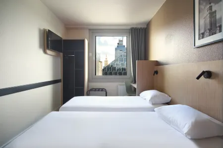 Premiere Classe Warszawa Centrum Отели рядом с достопримечательностью «Варшавский политехнический институт»