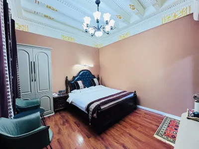 Yueke Home | Xiangfei Garden · Mukam Yayu · Uyghur Traditional Art Exhibition Meisu Hotels near Xiang Fei Park