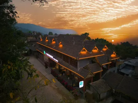 Dayu Cang 24 Tea Sea Cloud Retreat (Lancang Jingmai Mountain Ancient Tree Tea Forest Branch) Отели рядом с достопримечательностью «The Old Bulang Ethnicity Village of Wenji»