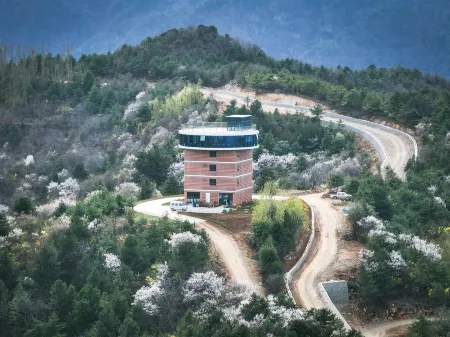 Taihang Honggu Starry Sky Camp Отели в г. Циньшуй