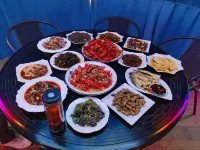 Mount Fanjing Yun She Crescent Pool Homestay