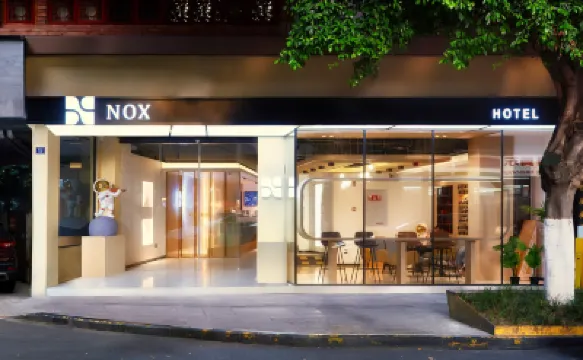 Nox Hotel (Chengdu Chunxi Road Taikoo Li Branch) Hotels in der Nähe von Xiangxiangxiang